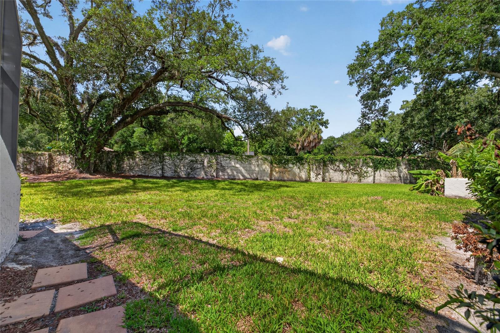 CARROLLWOOD VILLAGE FAIRWAY TO - Residential