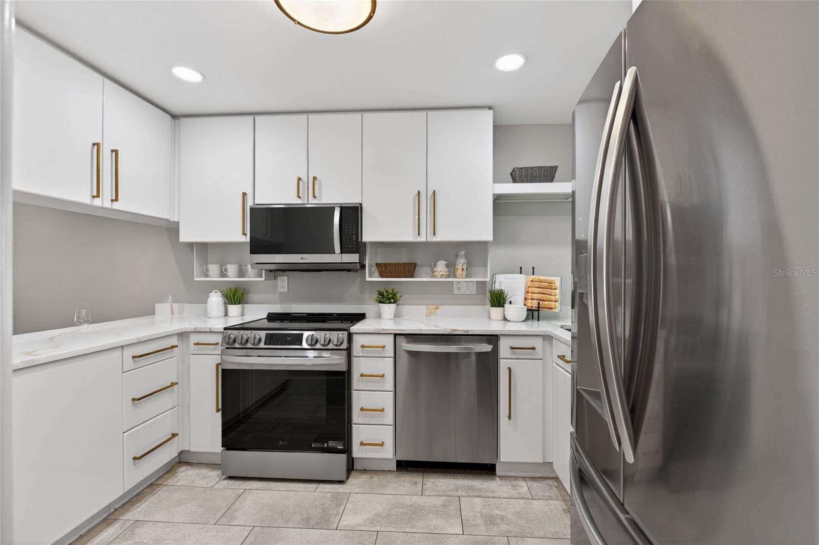 CARROLLWOOD VILLAGE FAIRWAY TO - Residential
