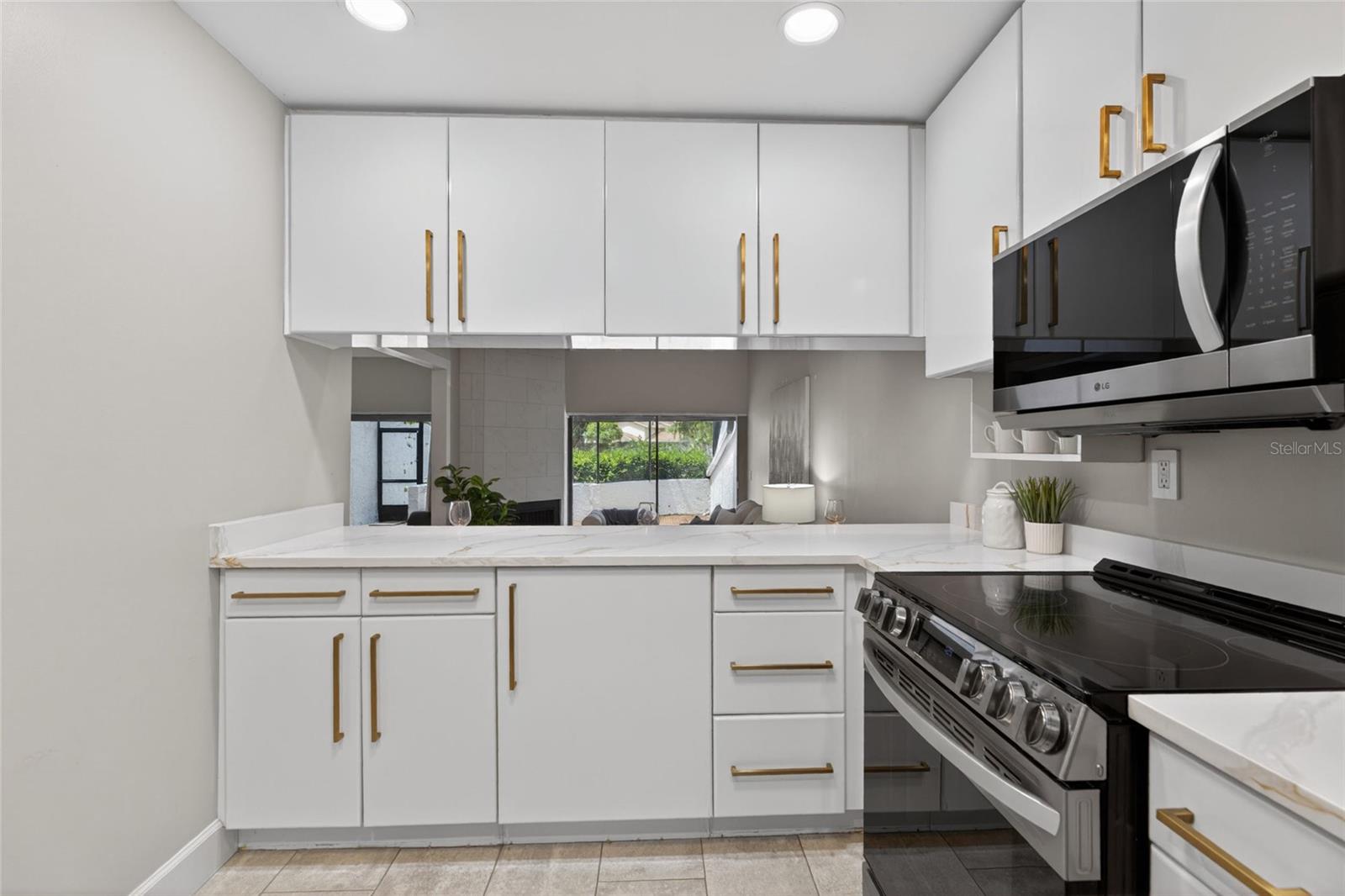 CARROLLWOOD VILLAGE FAIRWAY TO - Residential