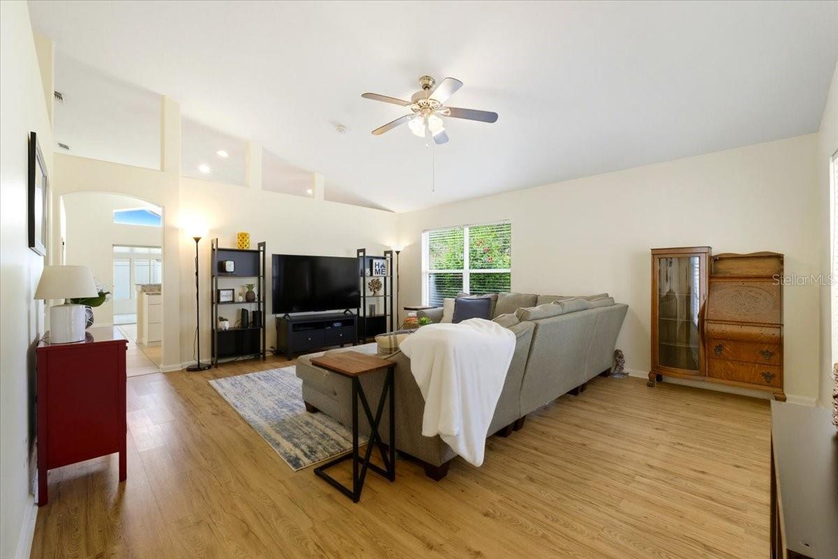 WESTON HILLS SUB - Residential