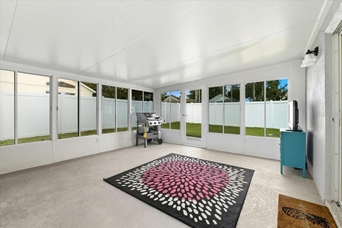 WESTON HILLS SUB - Residential