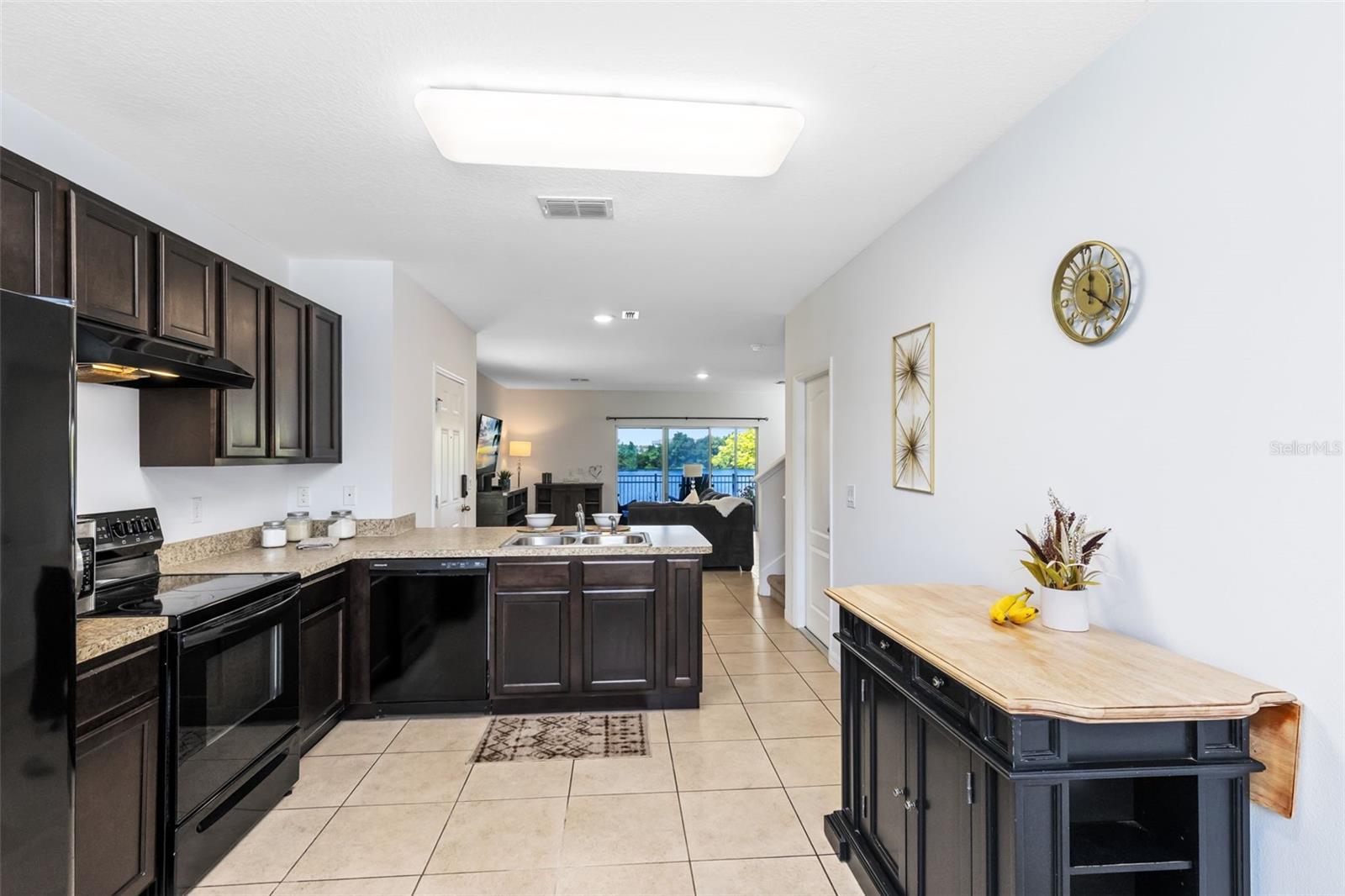 440 ARBOR LAKES DRIVE