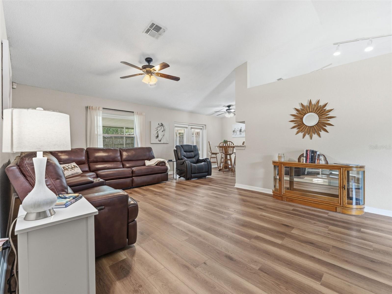 HIGHLAND CHASE - Residential