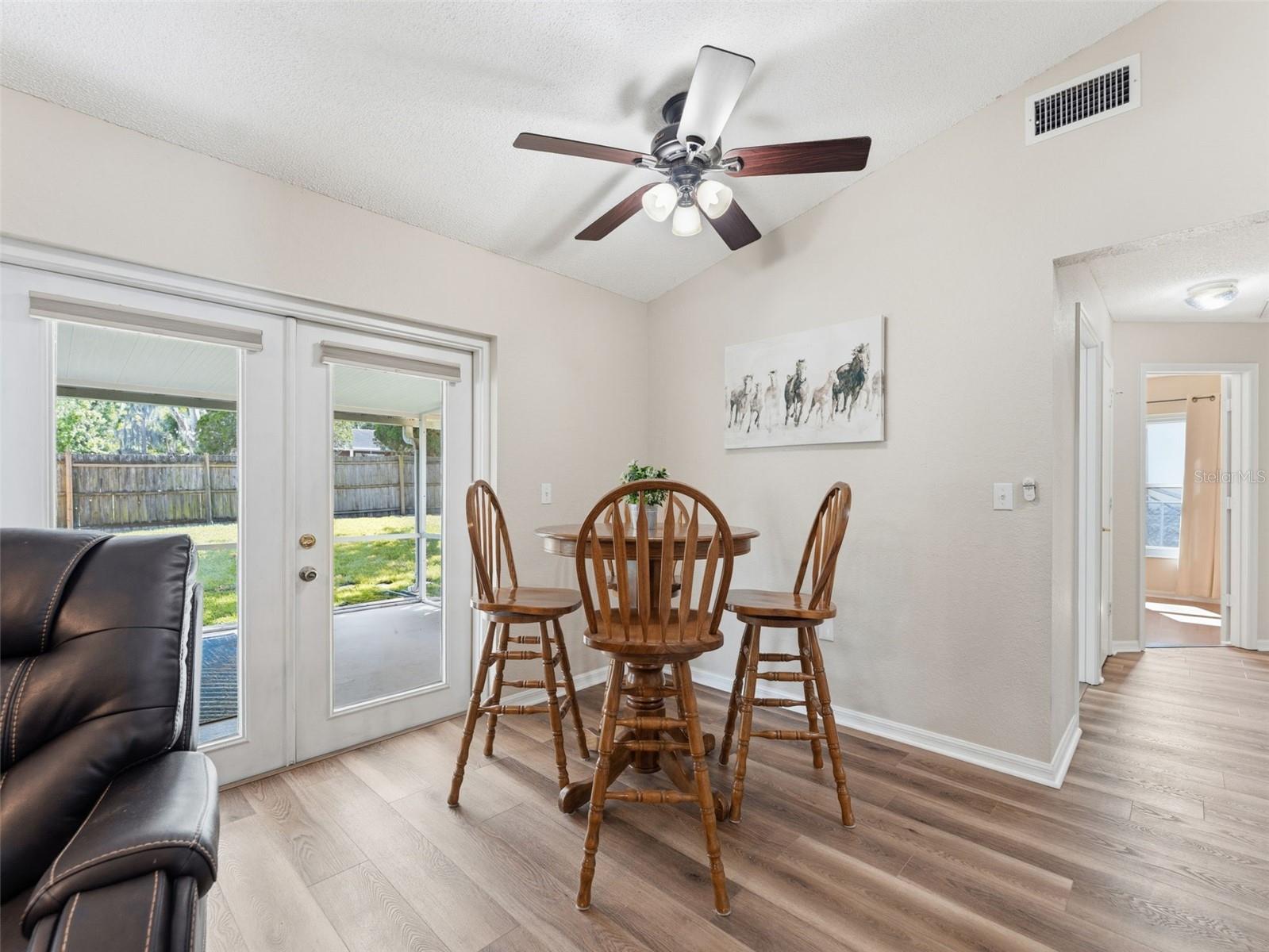 HIGHLAND CHASE - Residential