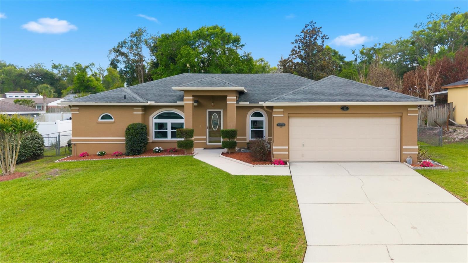 HIGHLAND CHASE - Residential