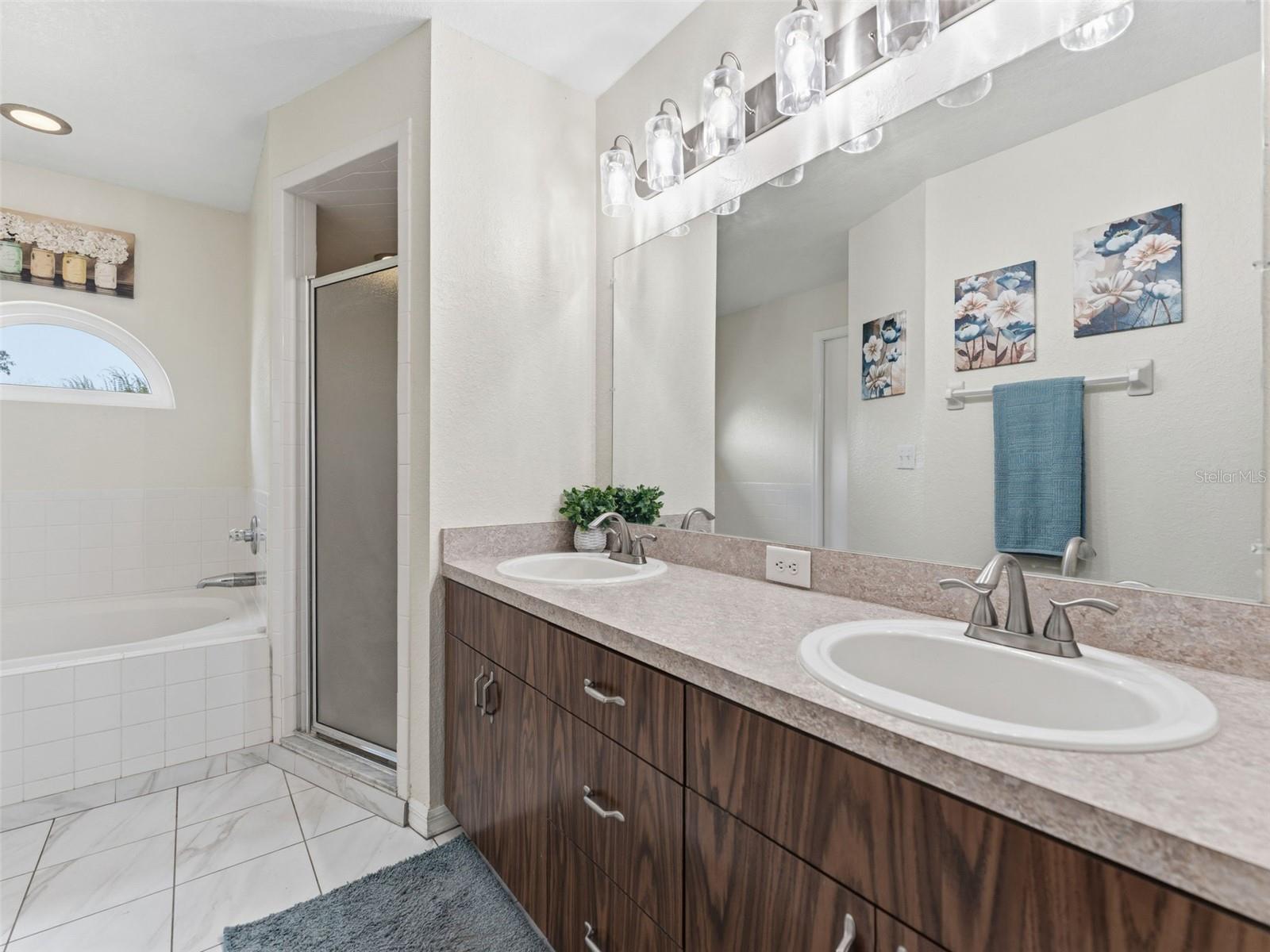 HIGHLAND CHASE - Residential