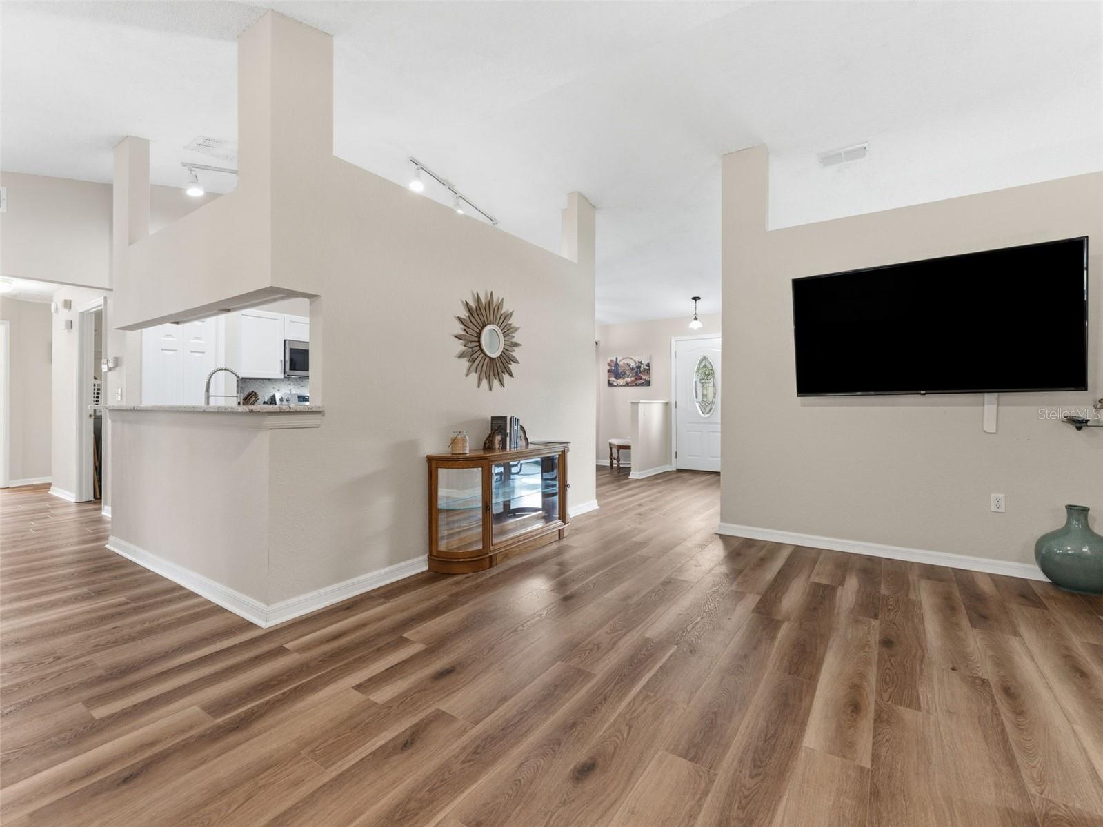 HIGHLAND CHASE - Residential