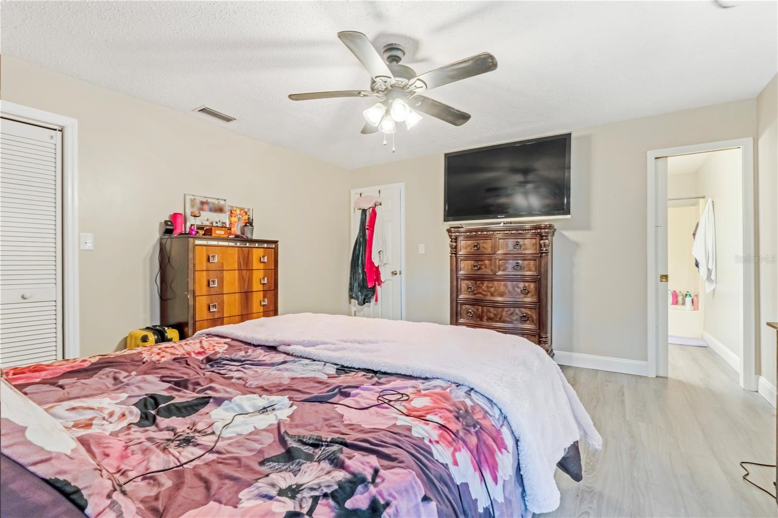 OAK GROVE - Residential Income