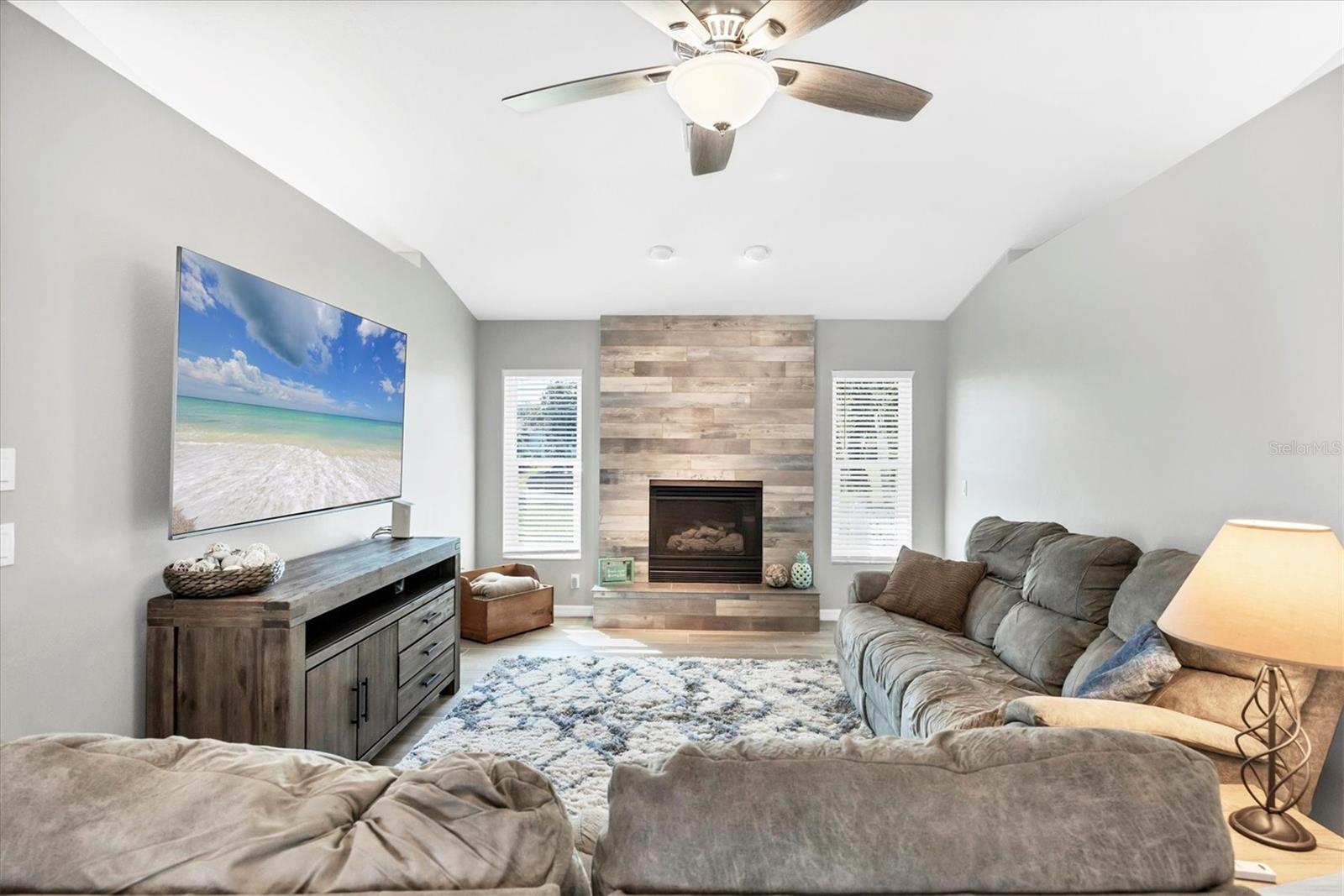 ROTONDA WEST BROADMOOR - Residential