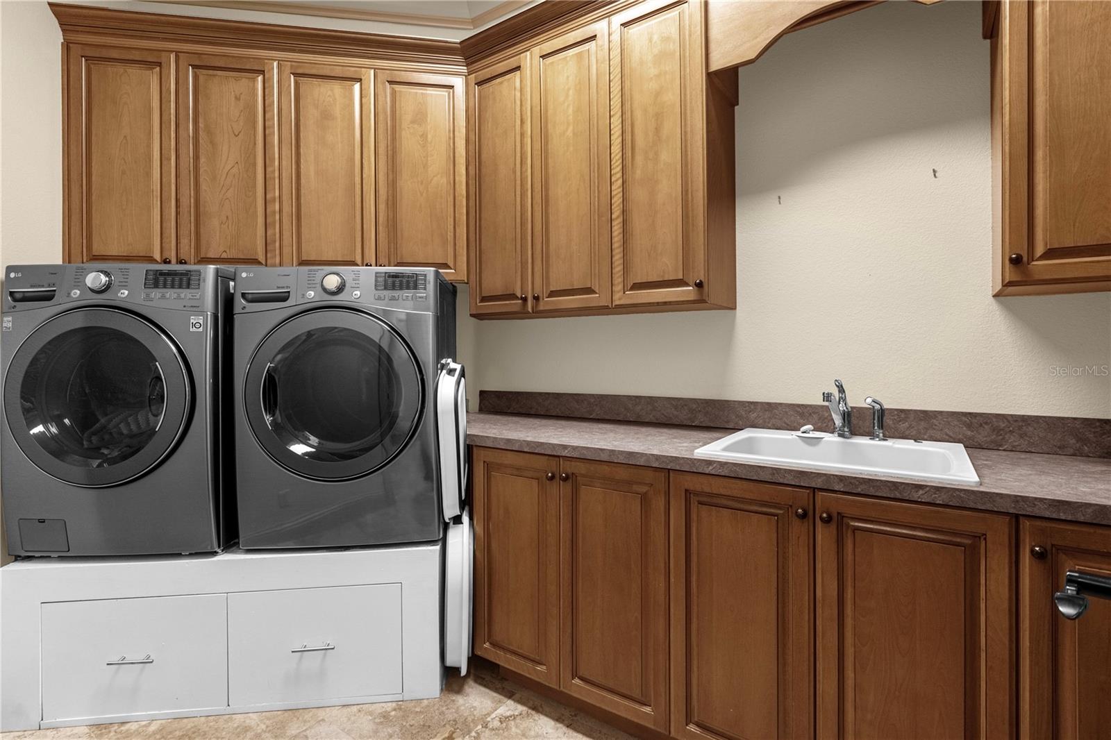 HEATHROW WOODS - Residential