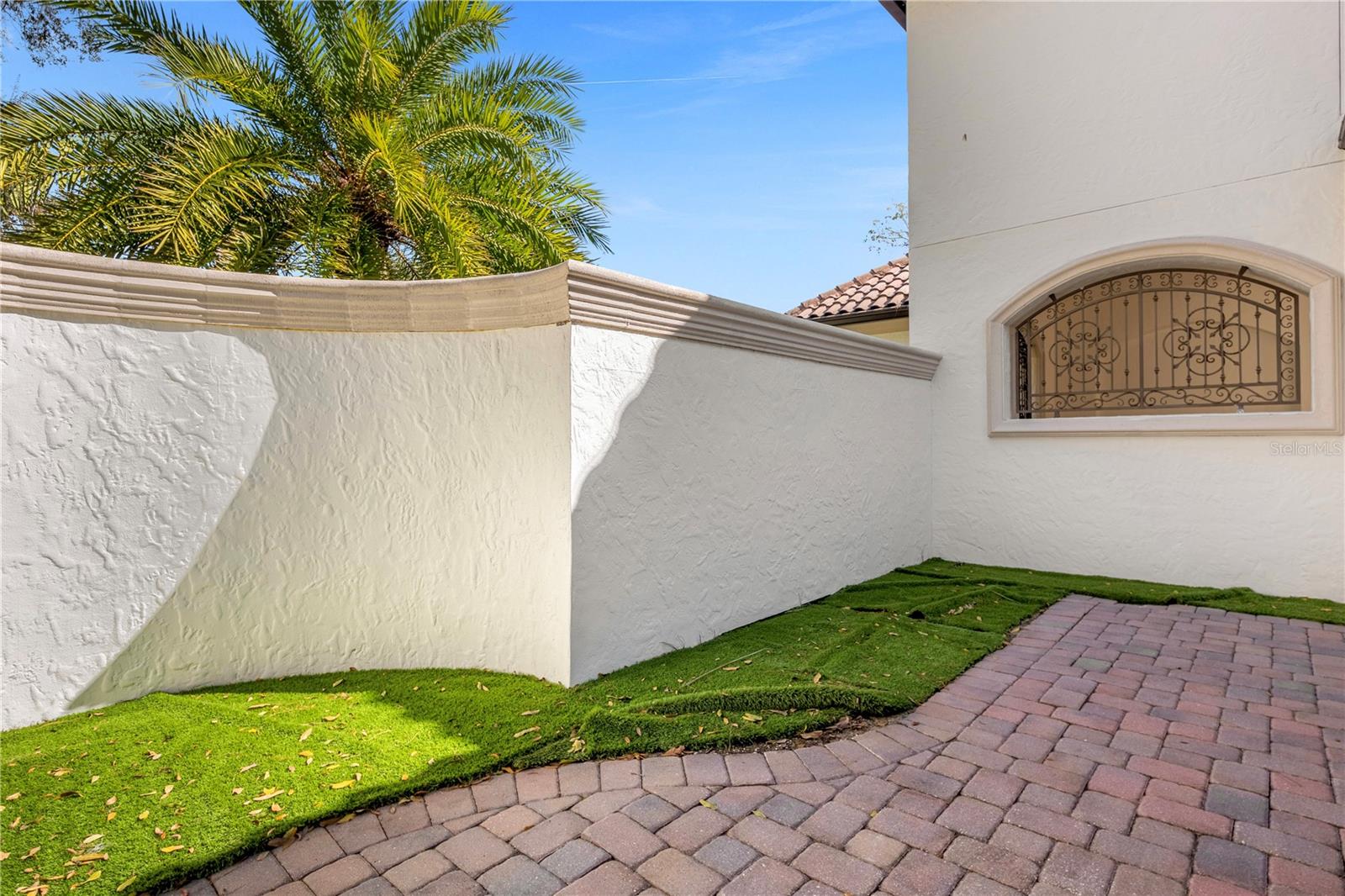 HEATHROW WOODS - Residential