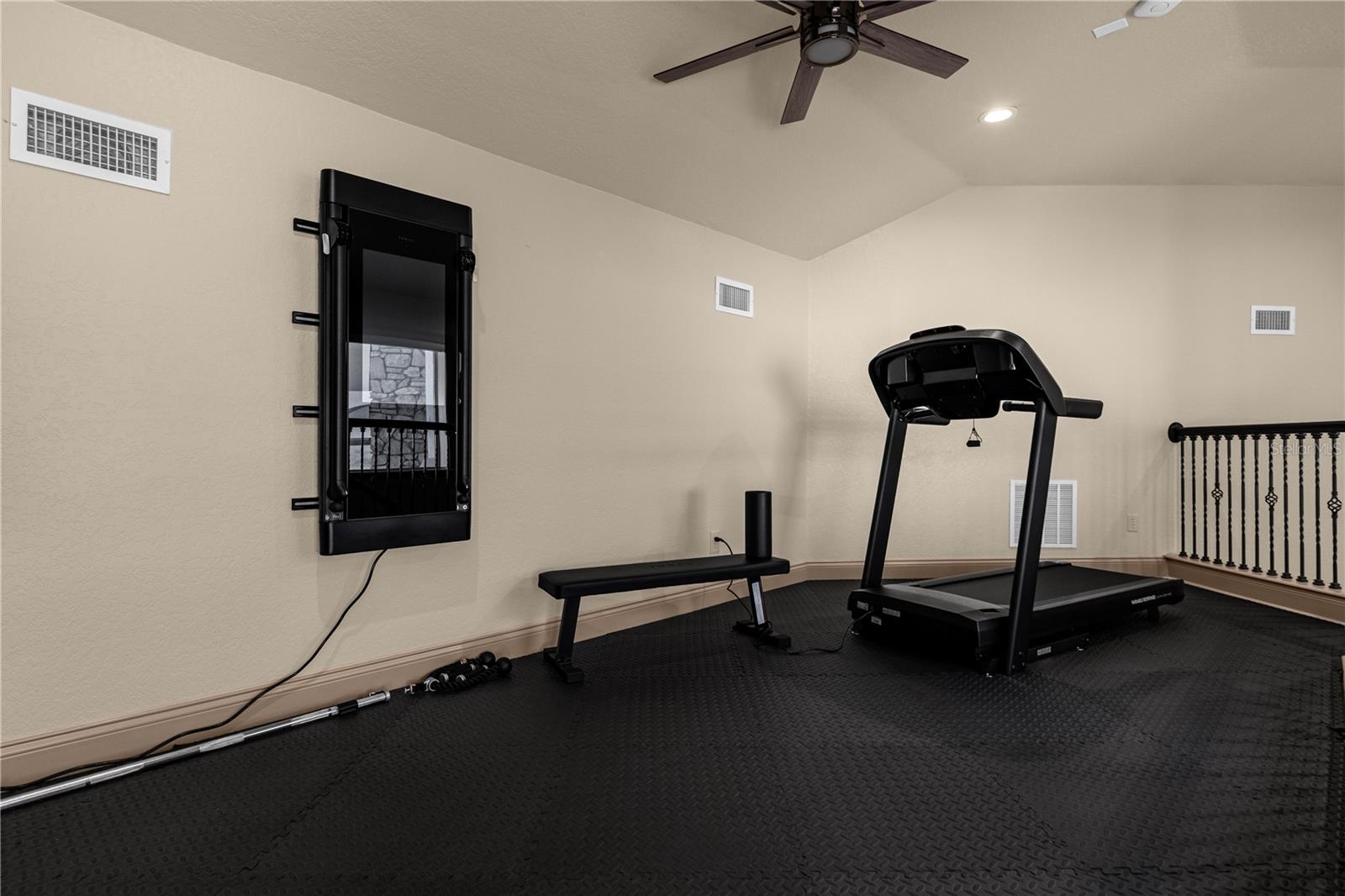 HEATHROW WOODS - Residential