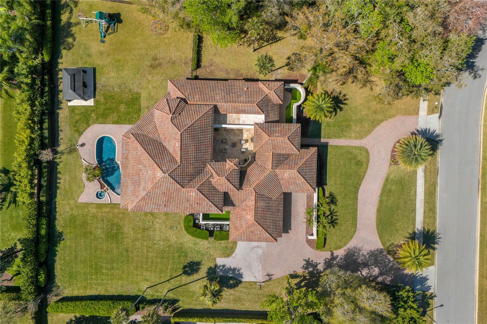 HEATHROW WOODS - Residential