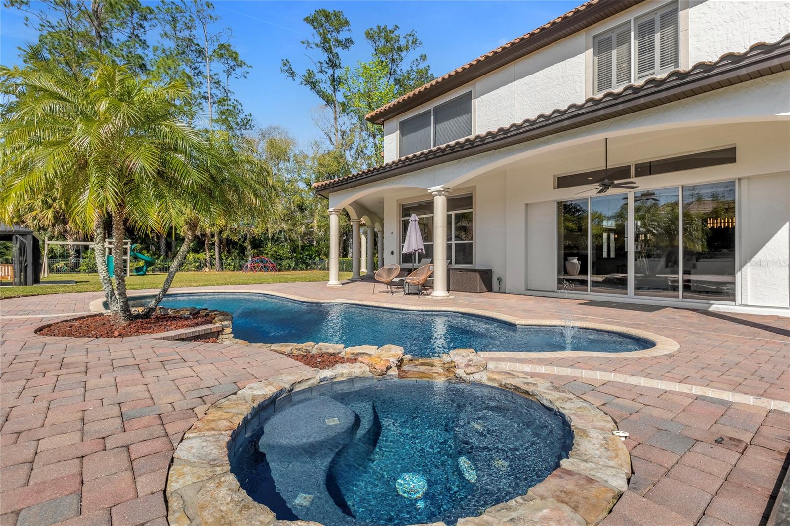 HEATHROW WOODS - Residential