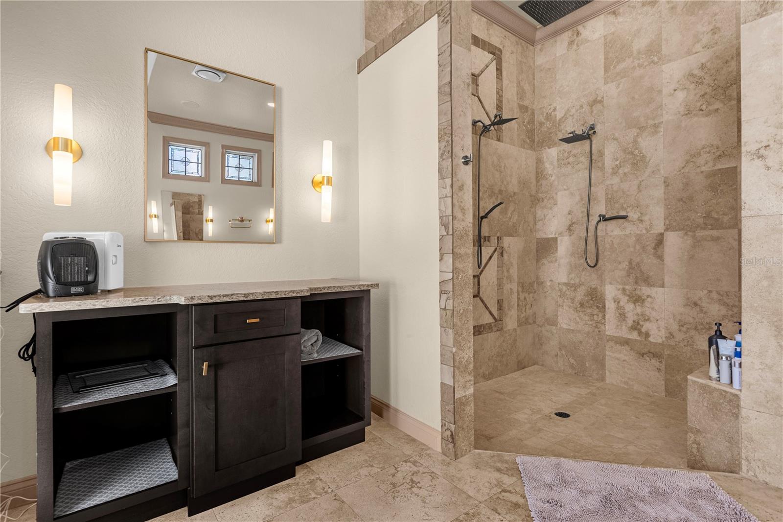 HEATHROW WOODS - Residential