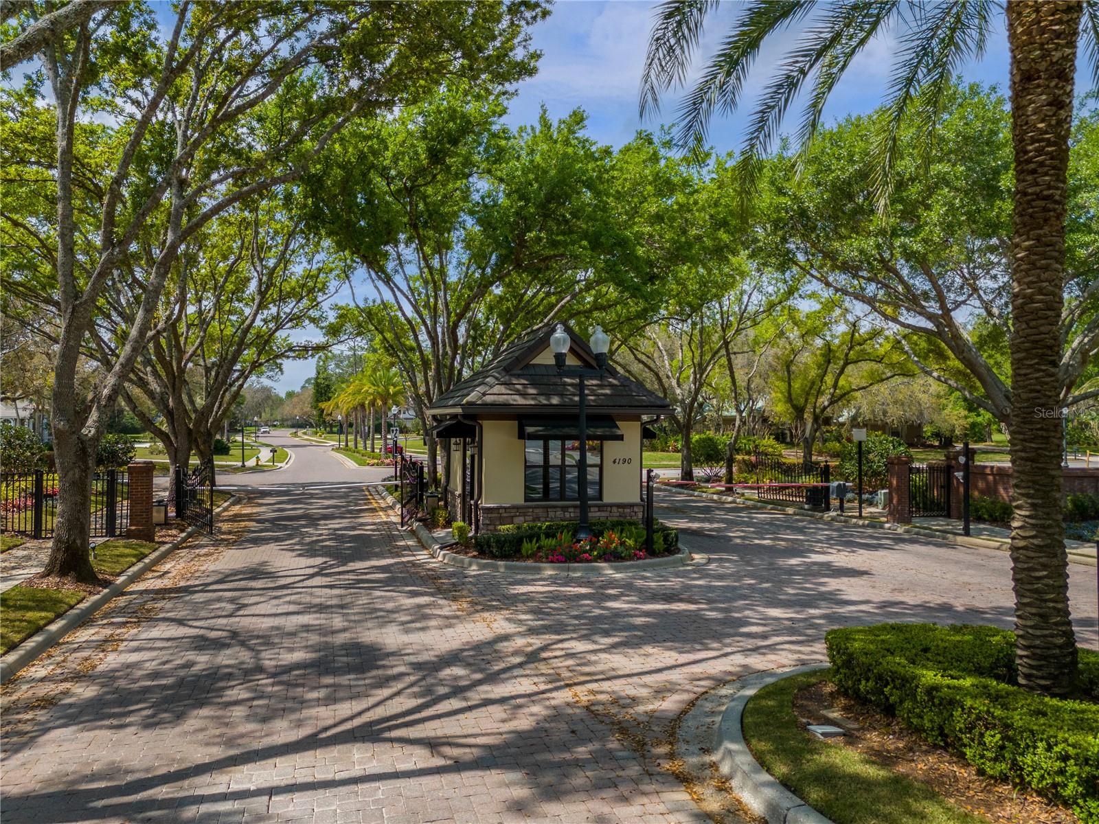 HEATHROW WOODS - Residential