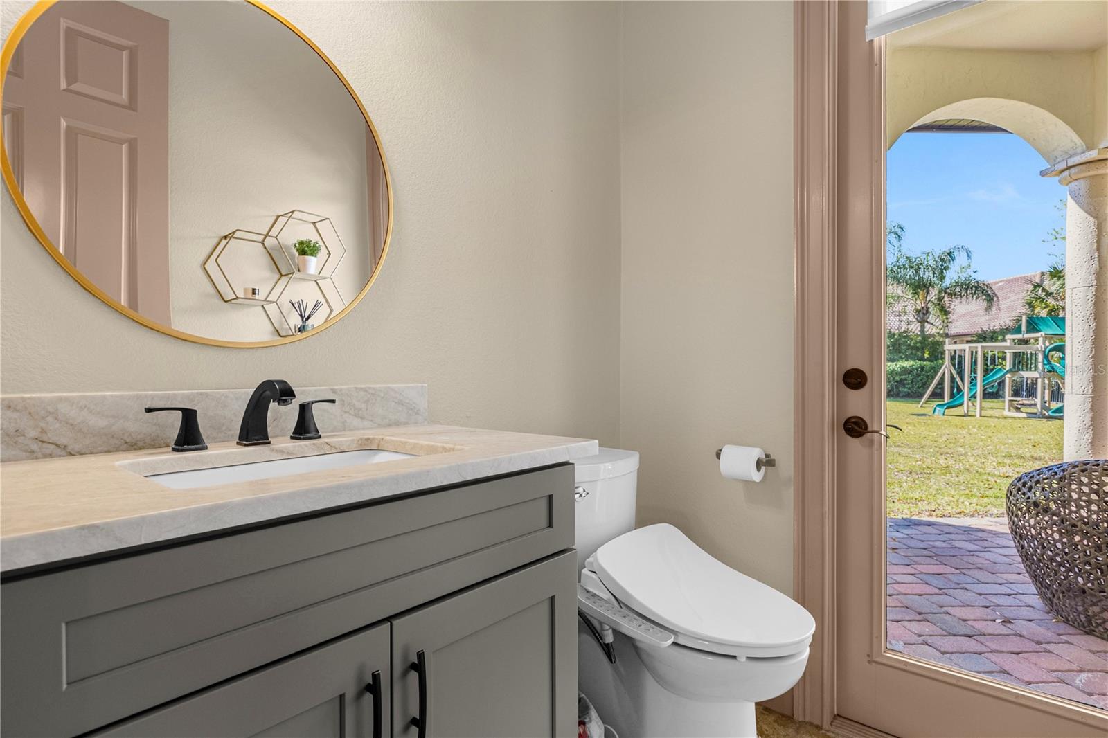 HEATHROW WOODS - Residential