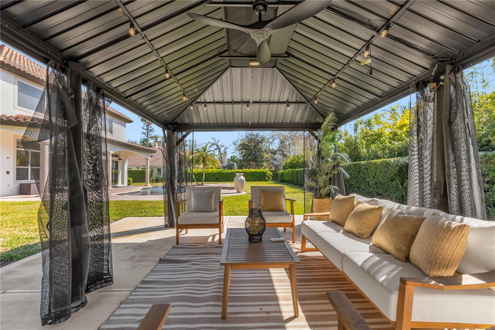 HEATHROW WOODS - Residential