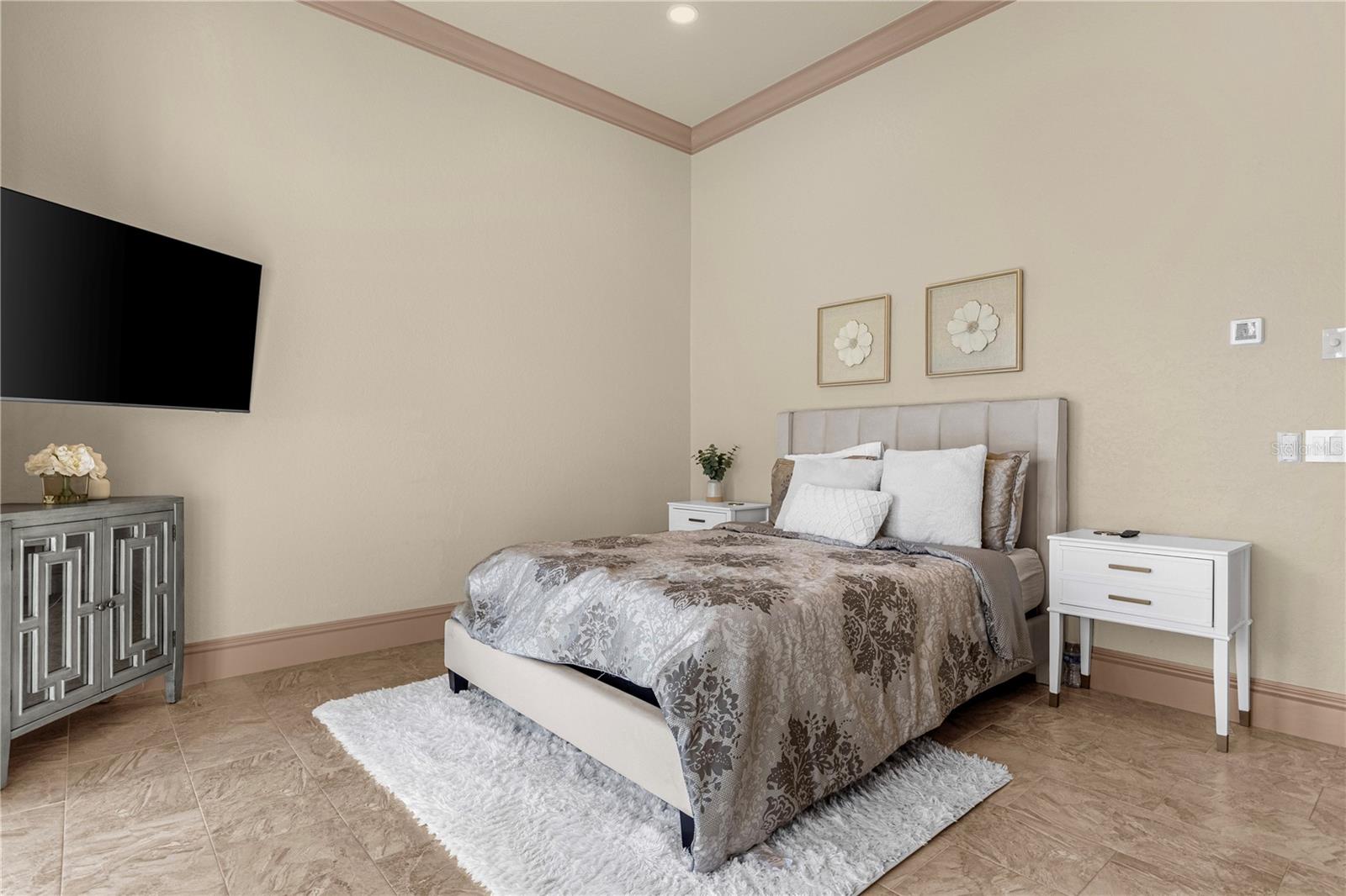 HEATHROW WOODS - Residential