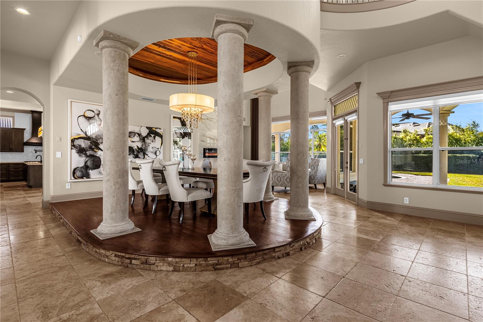 HEATHROW WOODS - Residential