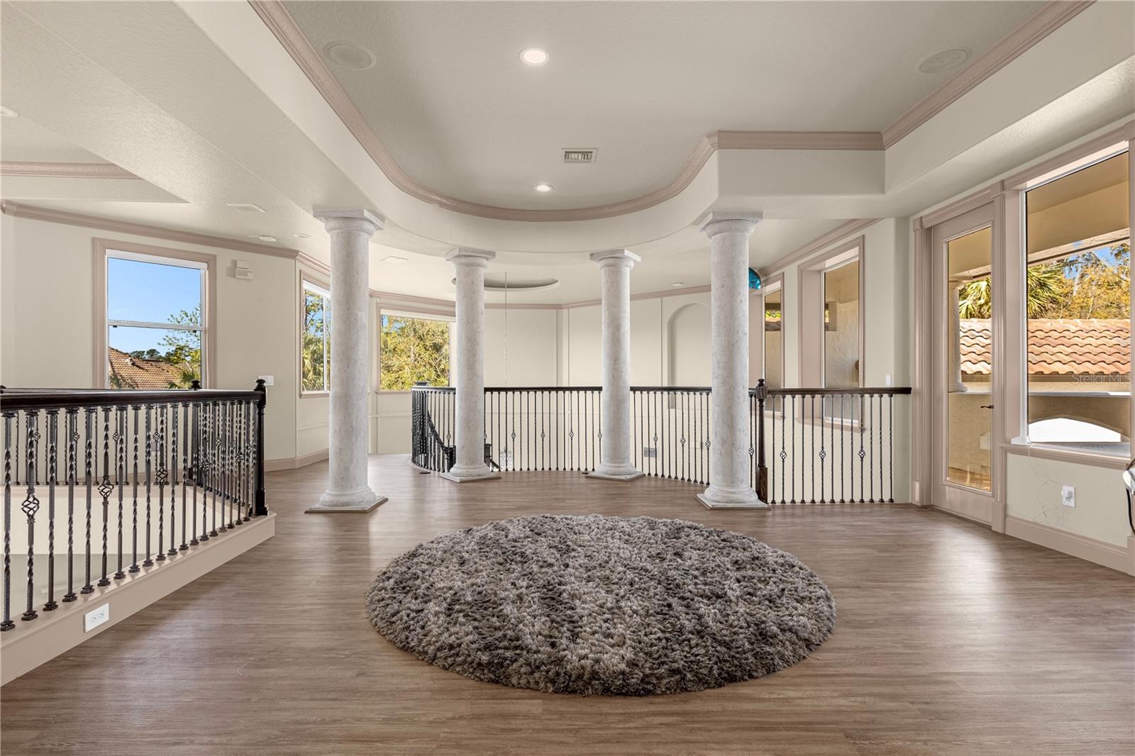 HEATHROW WOODS - Residential