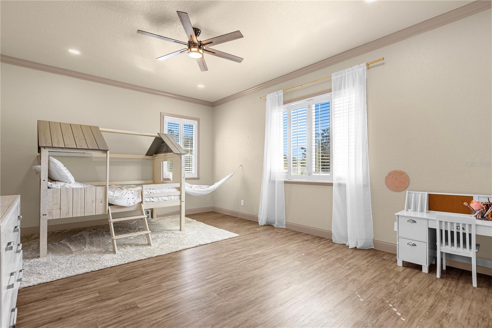 HEATHROW WOODS - Residential