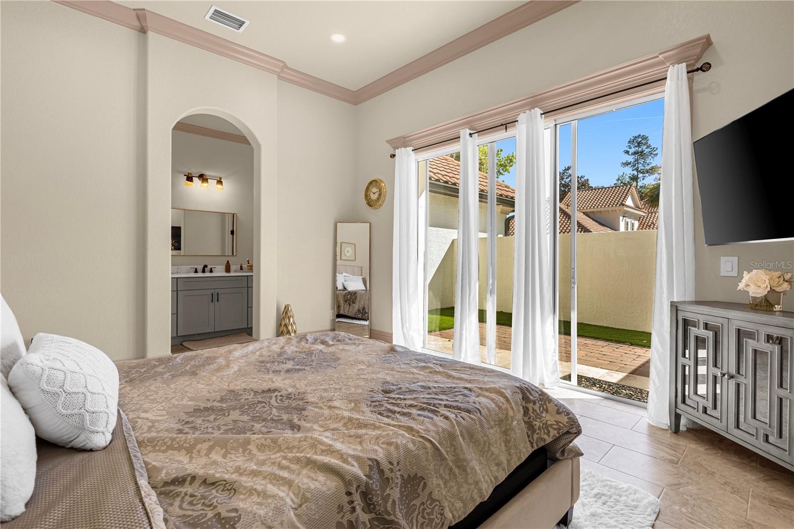 HEATHROW WOODS - Residential