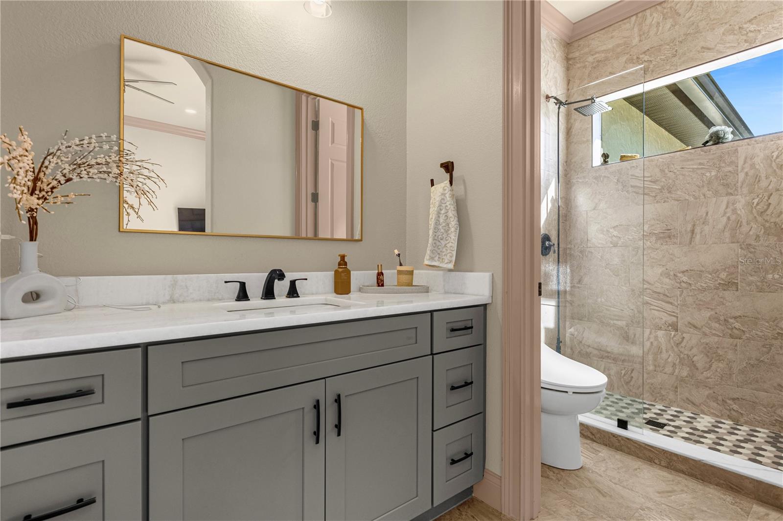 HEATHROW WOODS - Residential