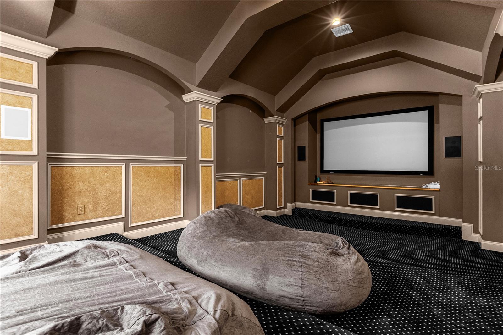 HEATHROW WOODS - Residential