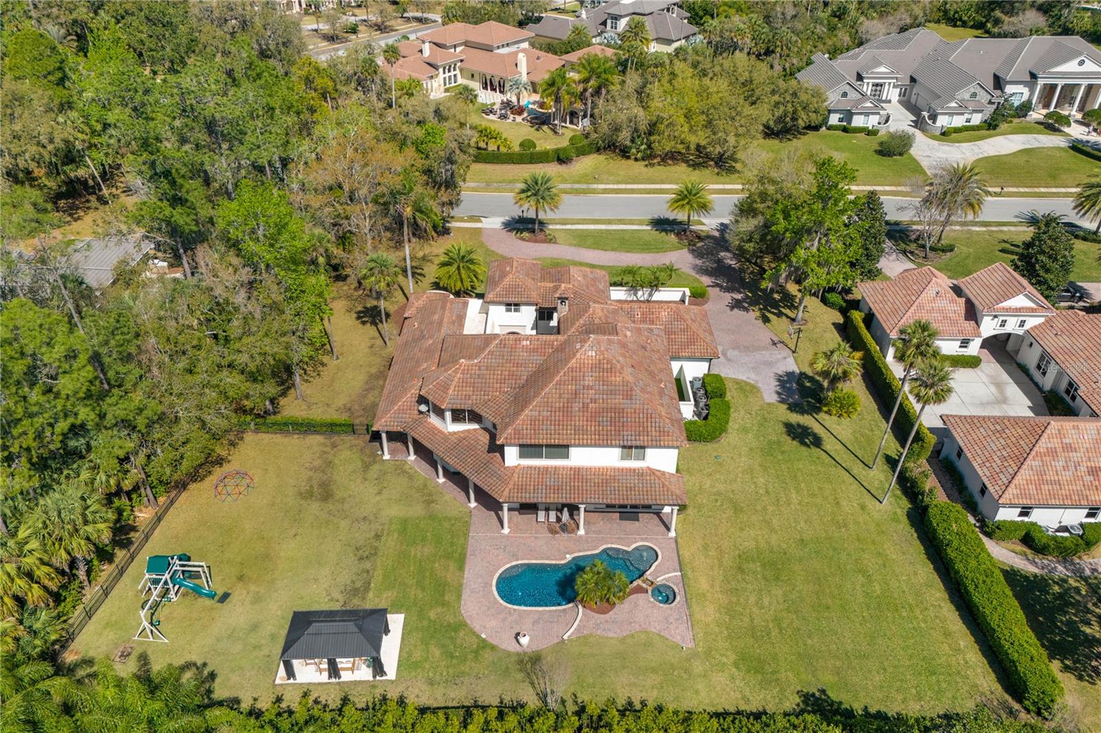 HEATHROW WOODS - Residential