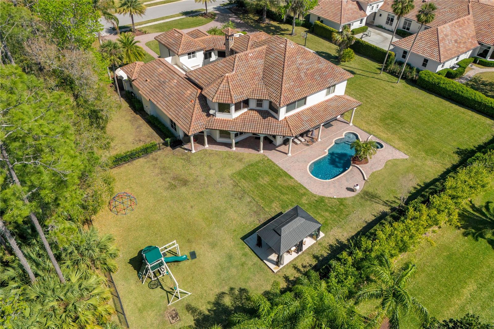 HEATHROW WOODS - Residential