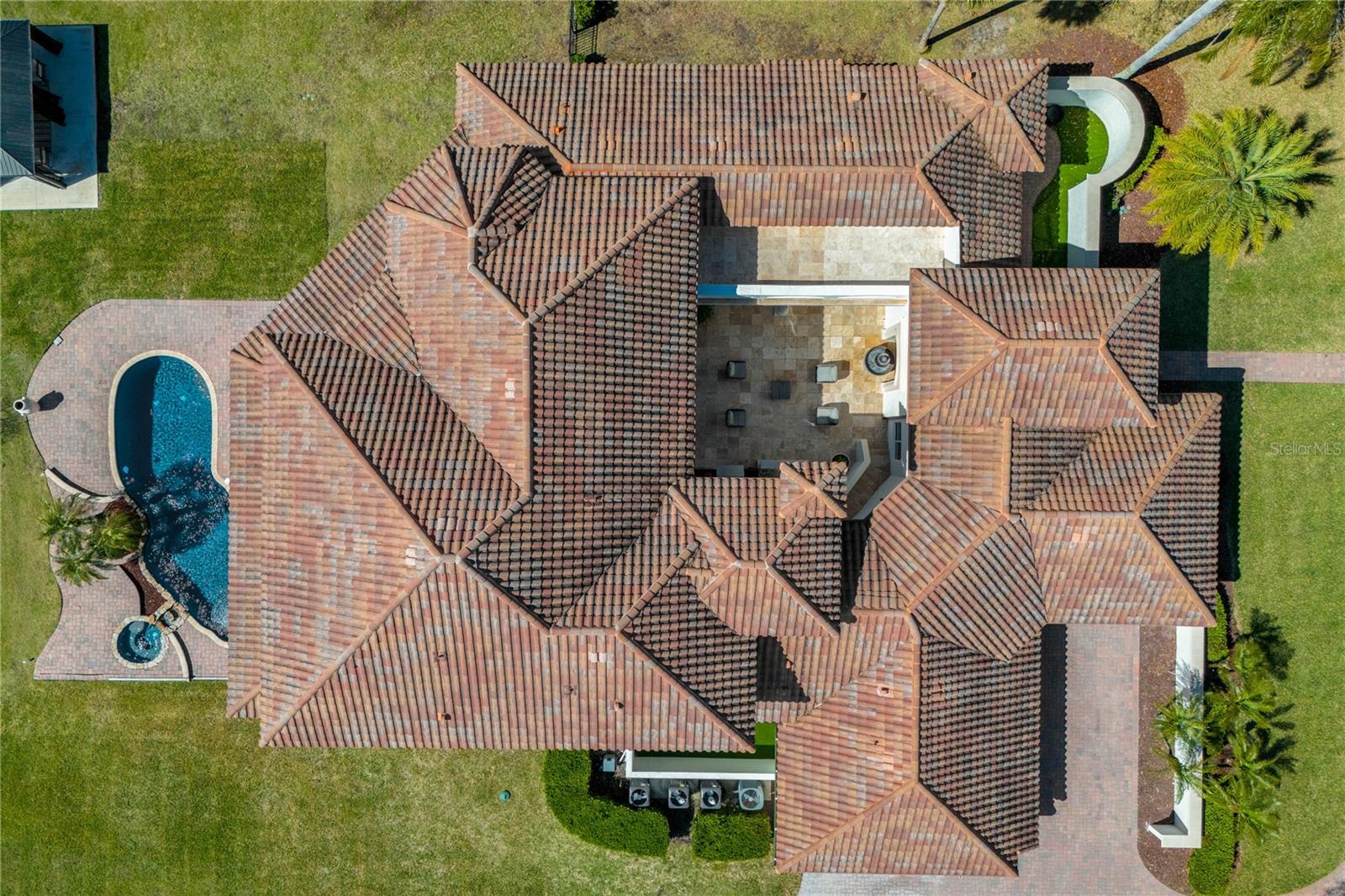 HEATHROW WOODS - Residential