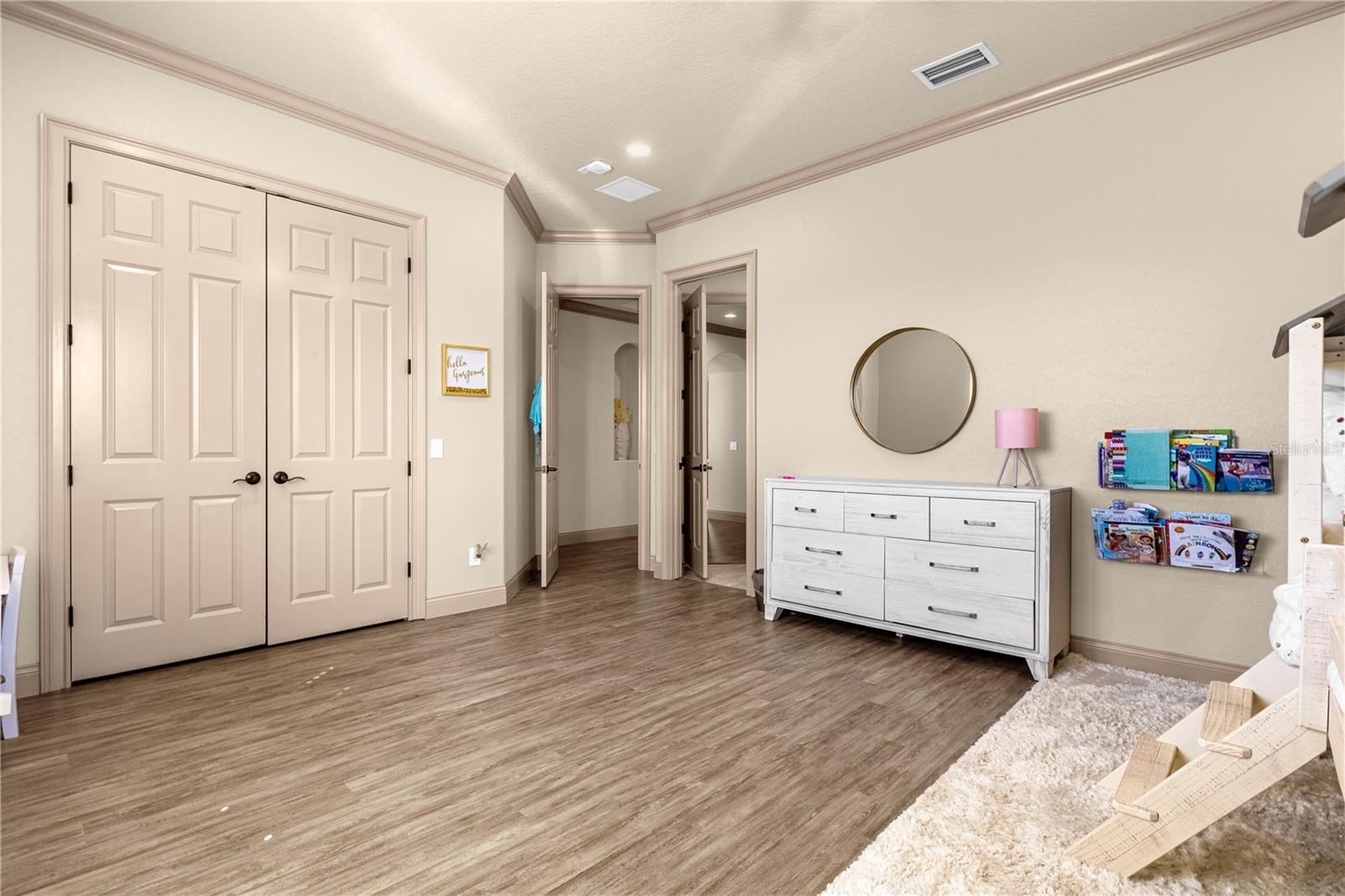 HEATHROW WOODS - Residential