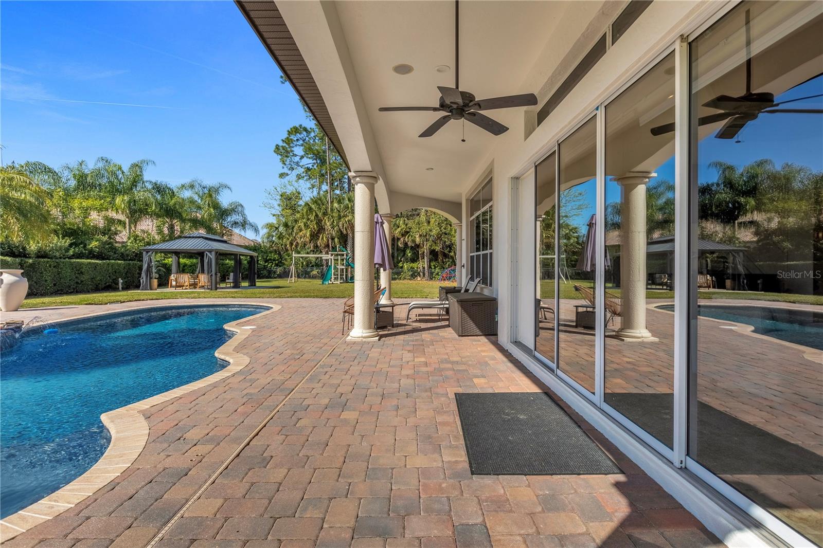 HEATHROW WOODS - Residential