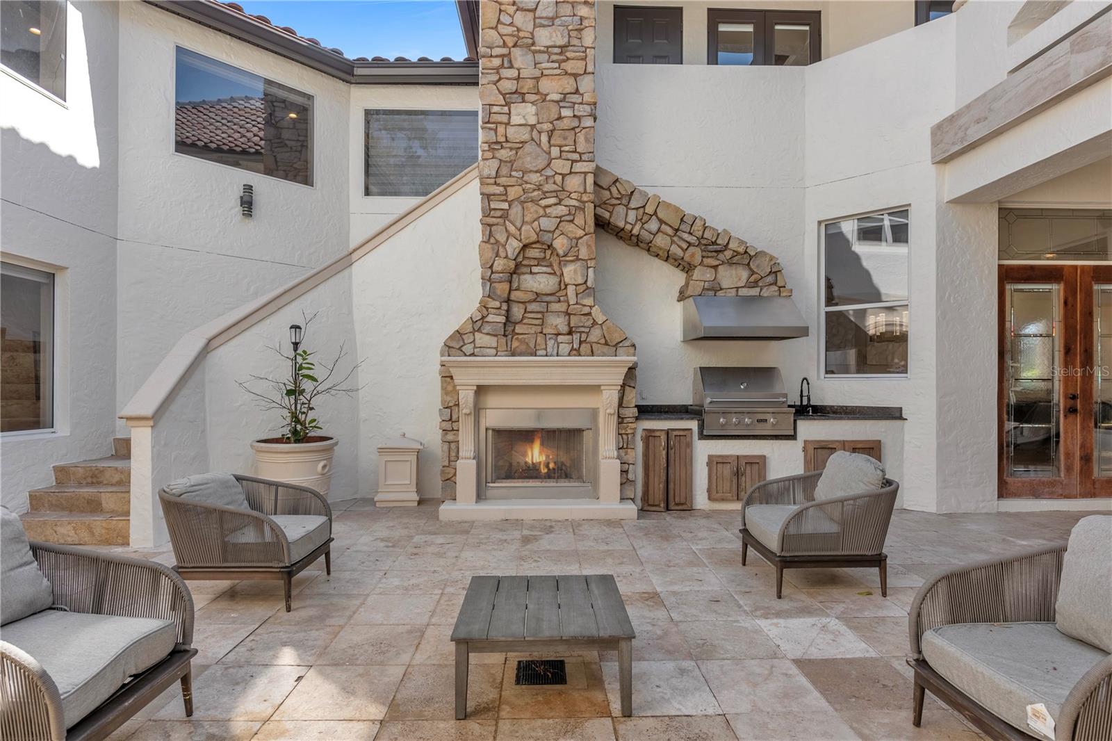 HEATHROW WOODS - Residential