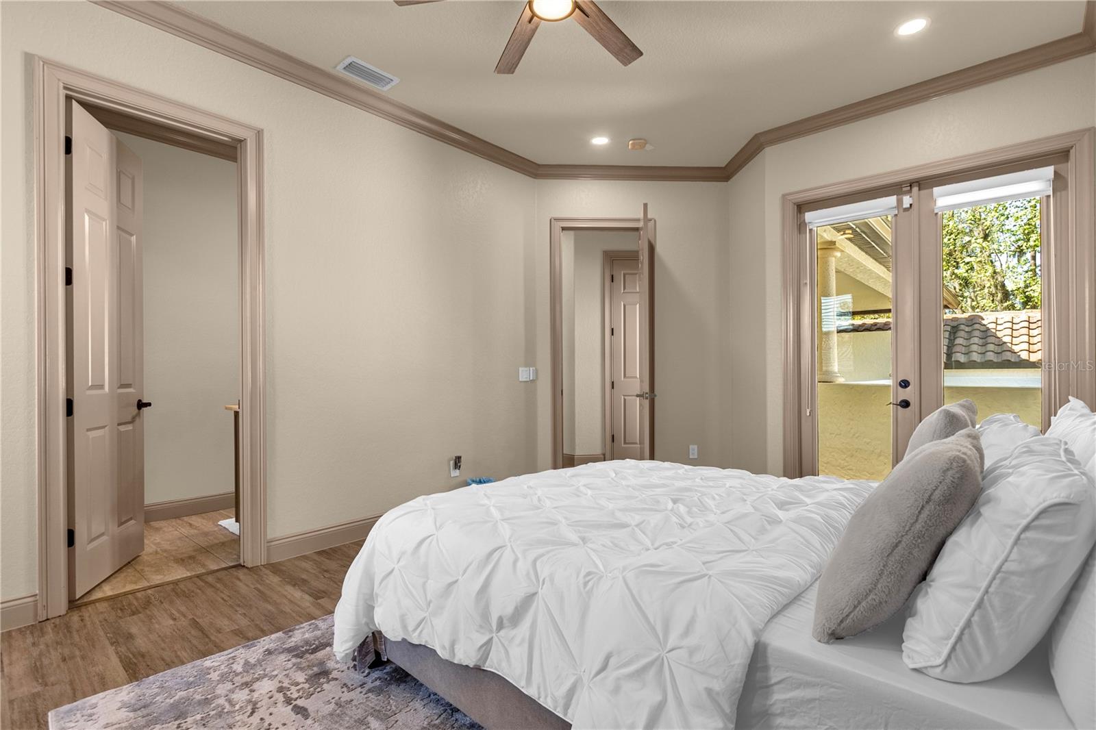 HEATHROW WOODS - Residential