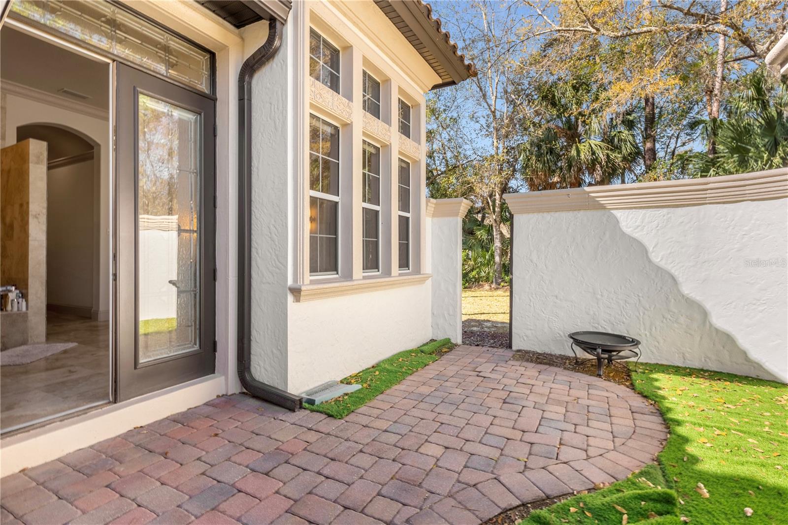 HEATHROW WOODS - Residential