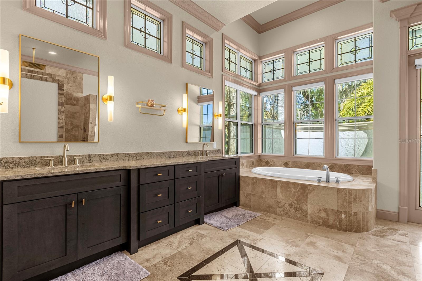 HEATHROW WOODS - Residential