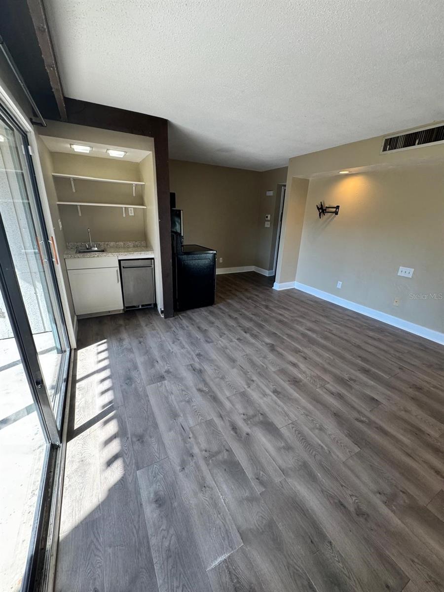 GRENELEFE CONDO BURN-WAY N UNIT 01 02 03 & 04 - Residential Lease