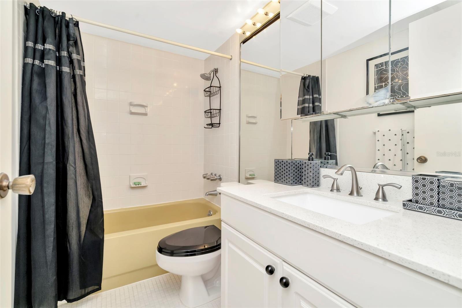 SURFSIDE TOWER CONDO - Residential Lease