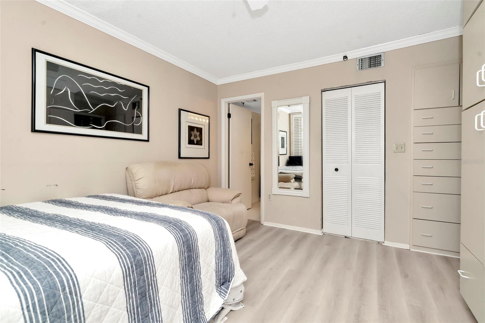 SURFSIDE TOWER CONDO - Residential Lease