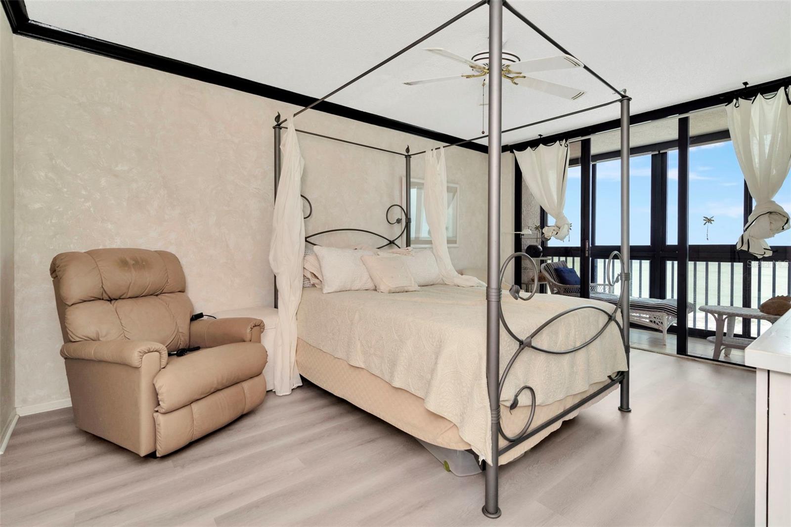 SURFSIDE TOWER CONDO - Residential Lease