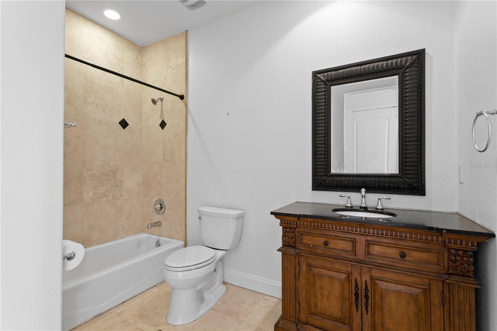 DAVIS ISLANDS PB10 PG52 TO 57 - Residential