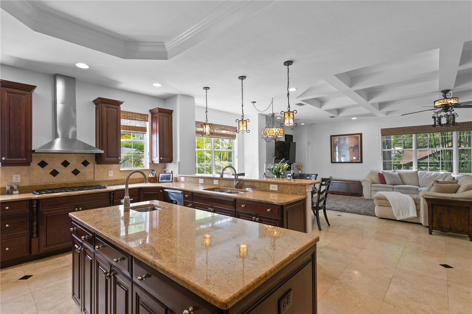 DAVIS ISLANDS PB10 PG52 TO 57 - Residential