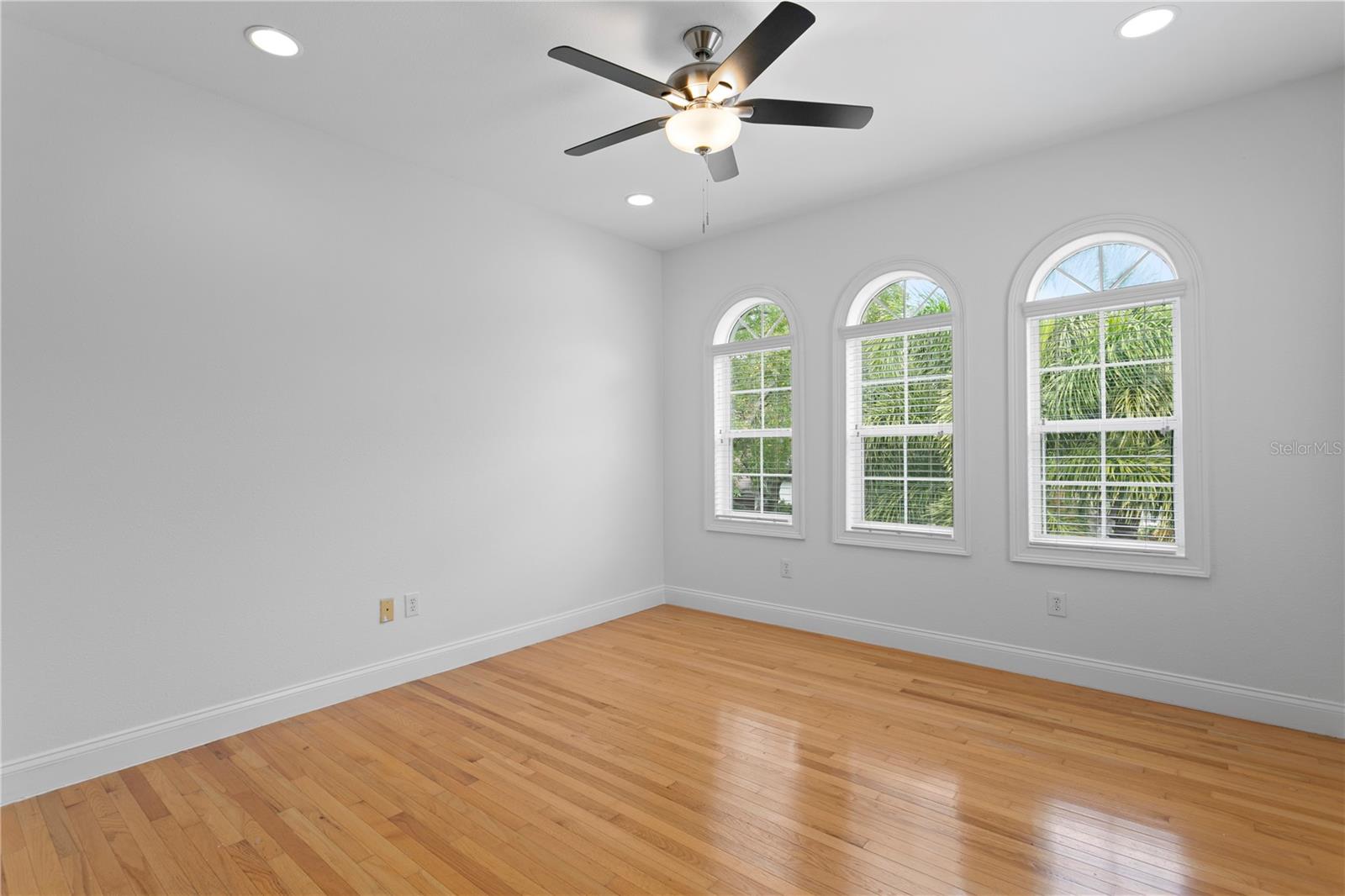 DAVIS ISLANDS PB10 PG52 TO 57 - Residential