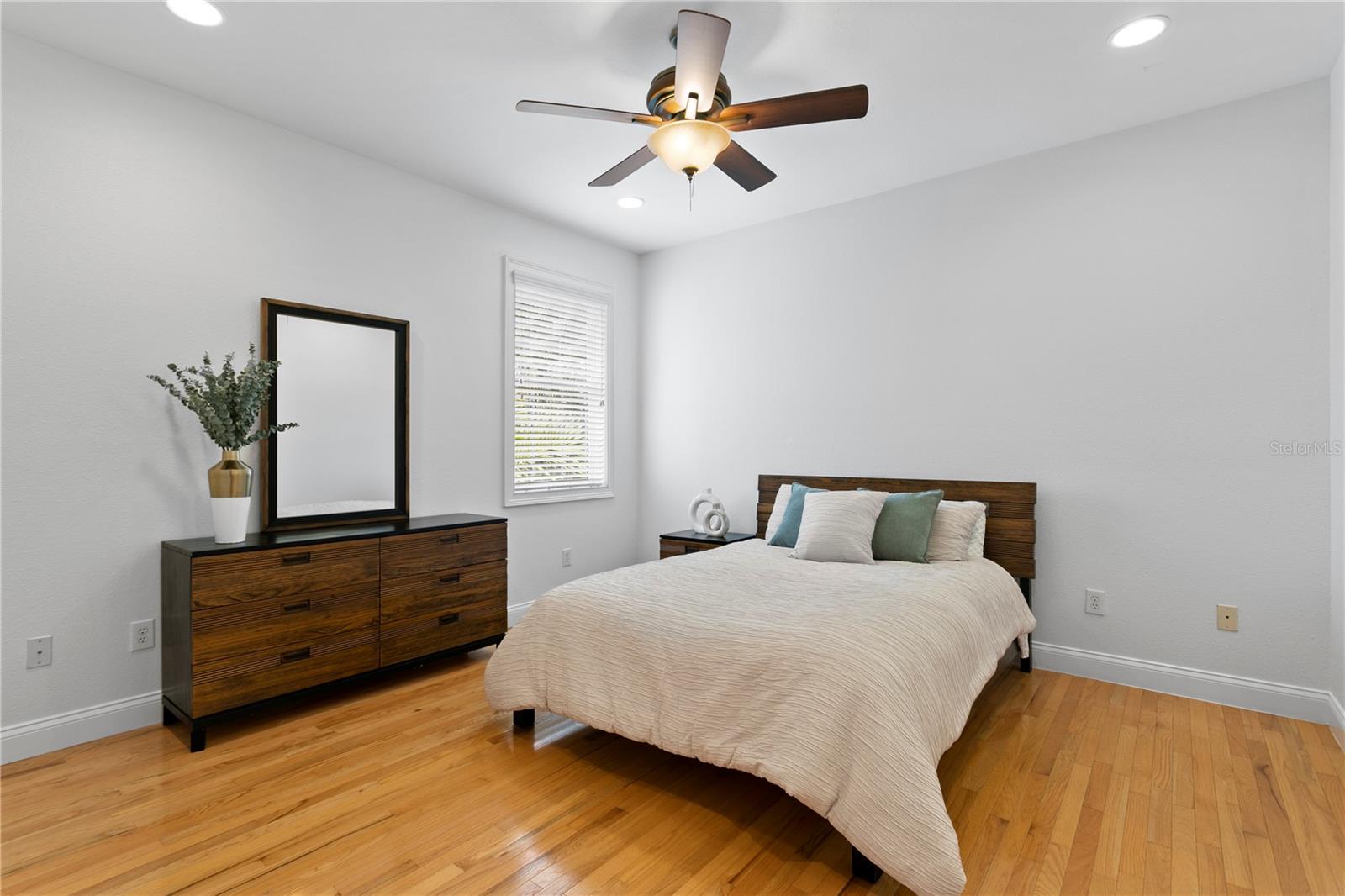 DAVIS ISLANDS PB10 PG52 TO 57 - Residential