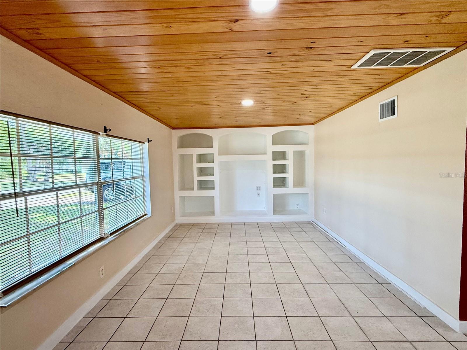 ALLANDALE - Residential