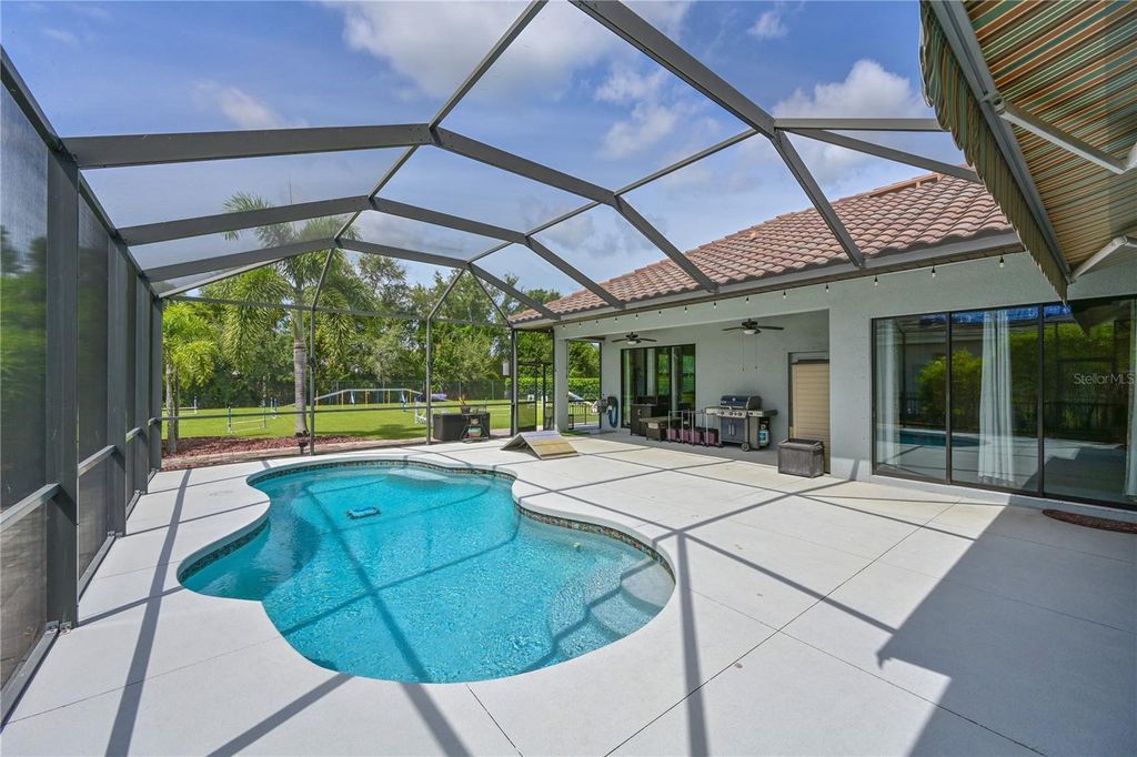 Photo of 1055 145th Street Circle NE, Bradenton, FL 34212 (MLS # A4666144)