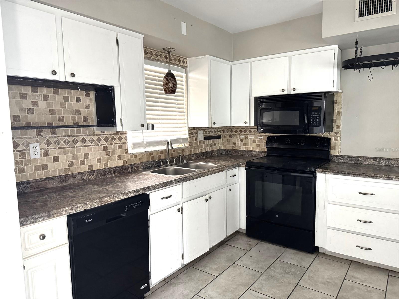 BAY RIDGE ESTATES 2ND ADD - Residential