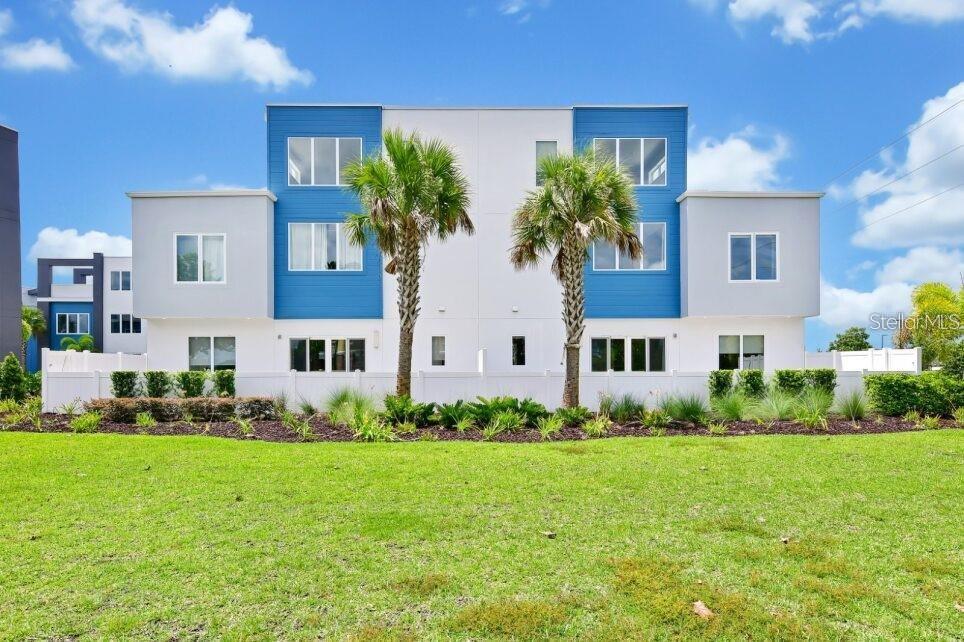SPECTRUM AT REUNION CONDO PH 1A THRU 1D - Residential